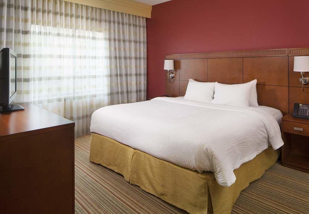 Courtyard By Marriott Greensboro Exterior photo